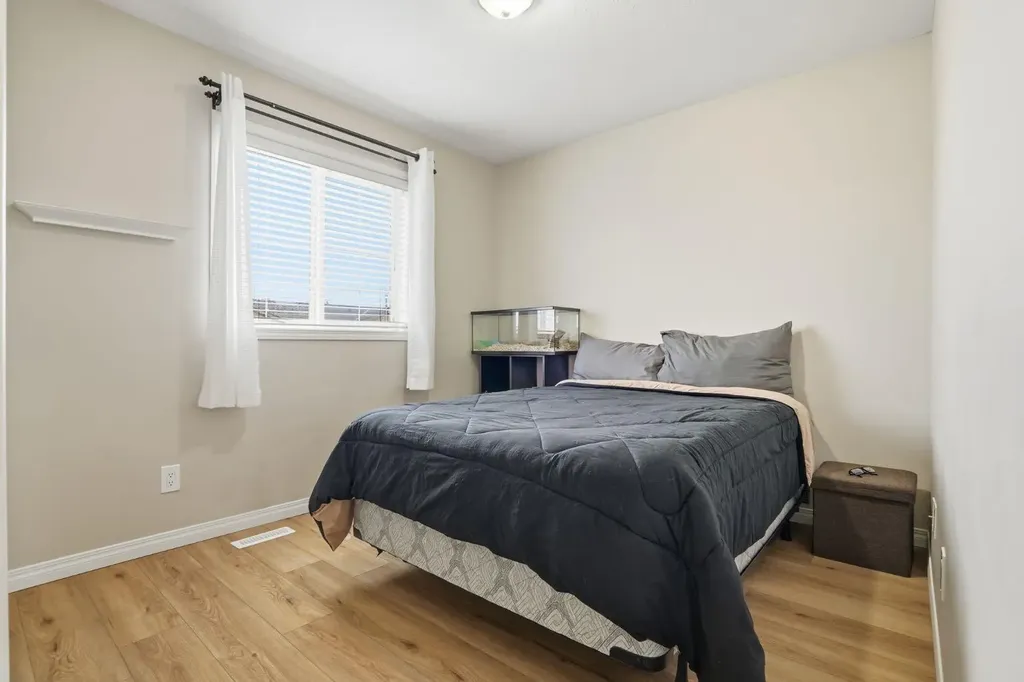 720 Willowbrook Road NW Airdrie AB T4B 2Y9
