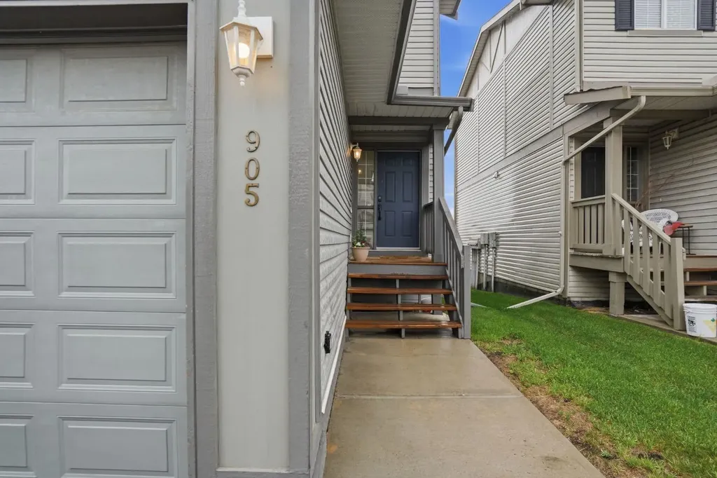 720 Willowbrook Road NW Airdrie AB T4B 2Y9