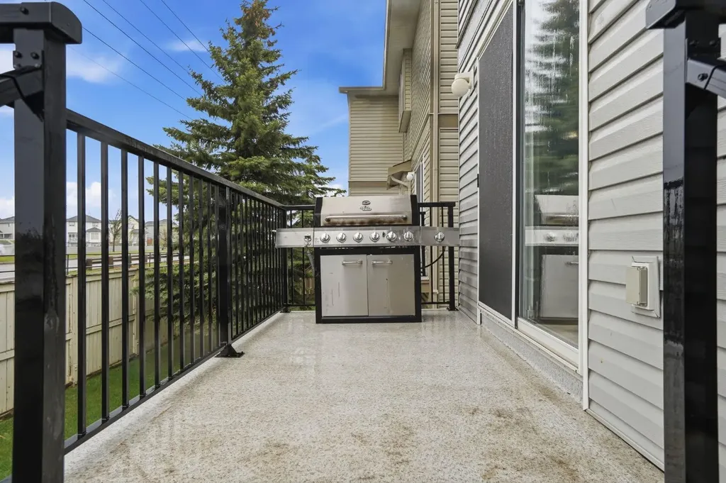 720 Willowbrook Road NW Airdrie AB T4B 2Y9