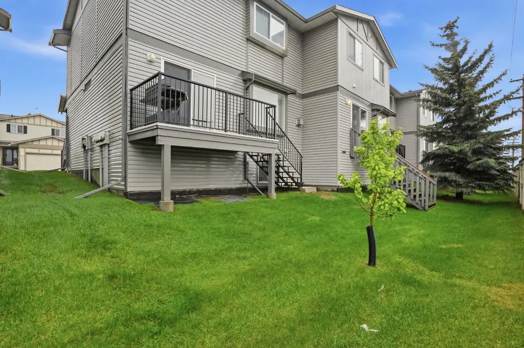 720 Willowbrook Road NW Airdrie AB T4B 2Y9