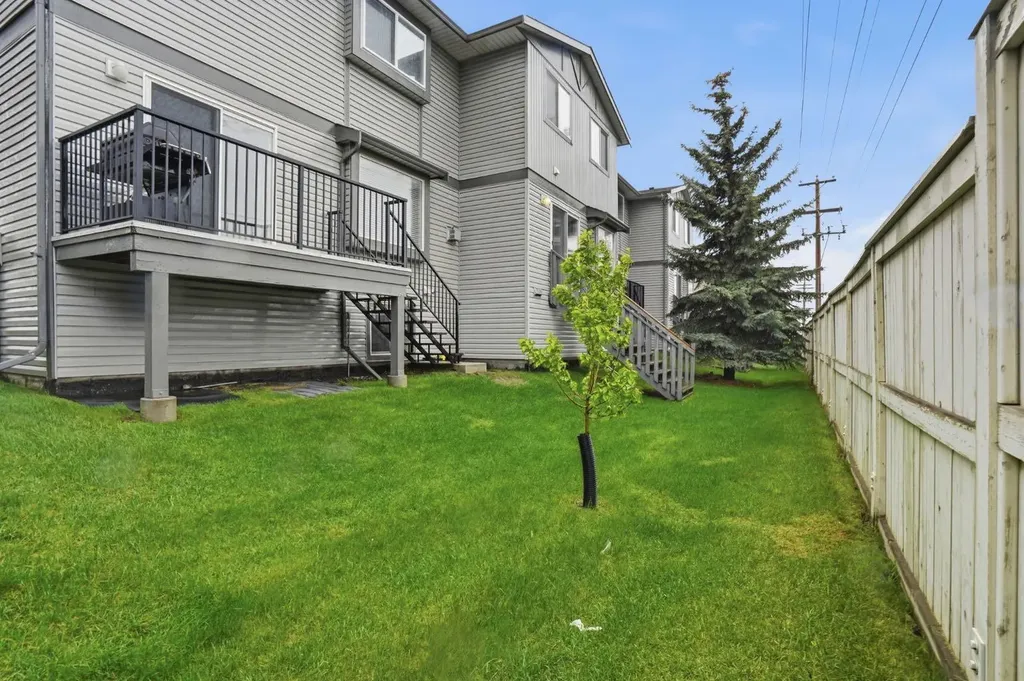 720 Willowbrook Road NW Airdrie AB T4B 2Y9