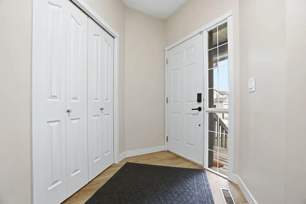 720 Willowbrook Road NW Airdrie AB T4B 2Y9
