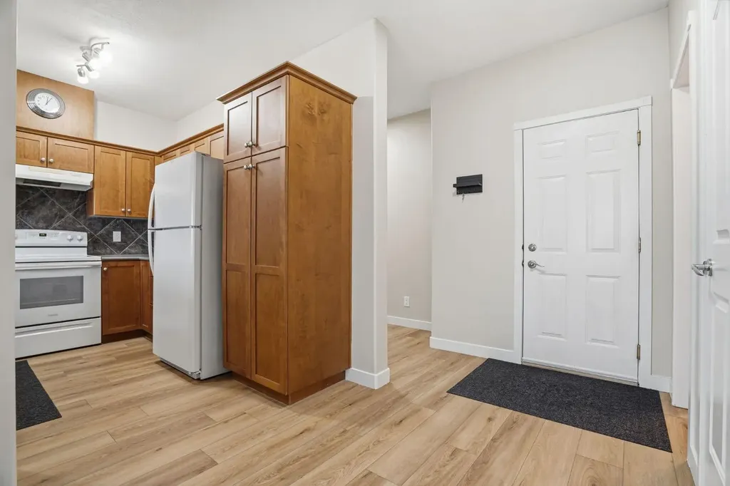 720 Willowbrook Road NW Airdrie AB T4B 2Y9