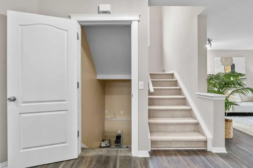 2455 Kingsland View SE Airdrie AB T4A 0A6