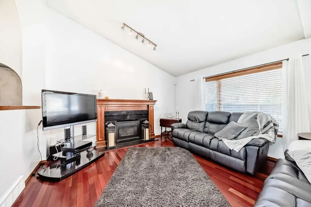 263 Coral Keys Drive NE Calgary AB T3J 3K4