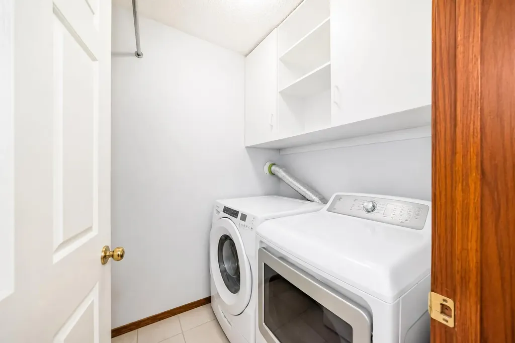 263 Coral Keys Drive NE Calgary AB T3J 3K4