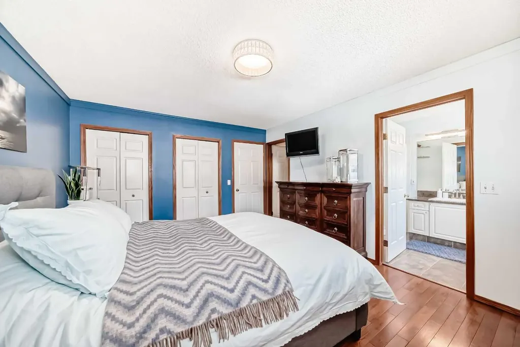 263 Coral Keys Drive NE Calgary AB T3J 3K4