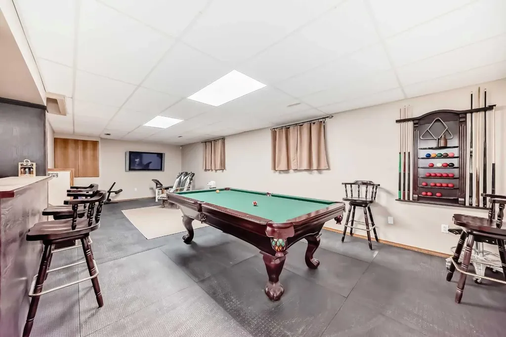 263 Coral Keys Drive NE Calgary AB T3J 3K4