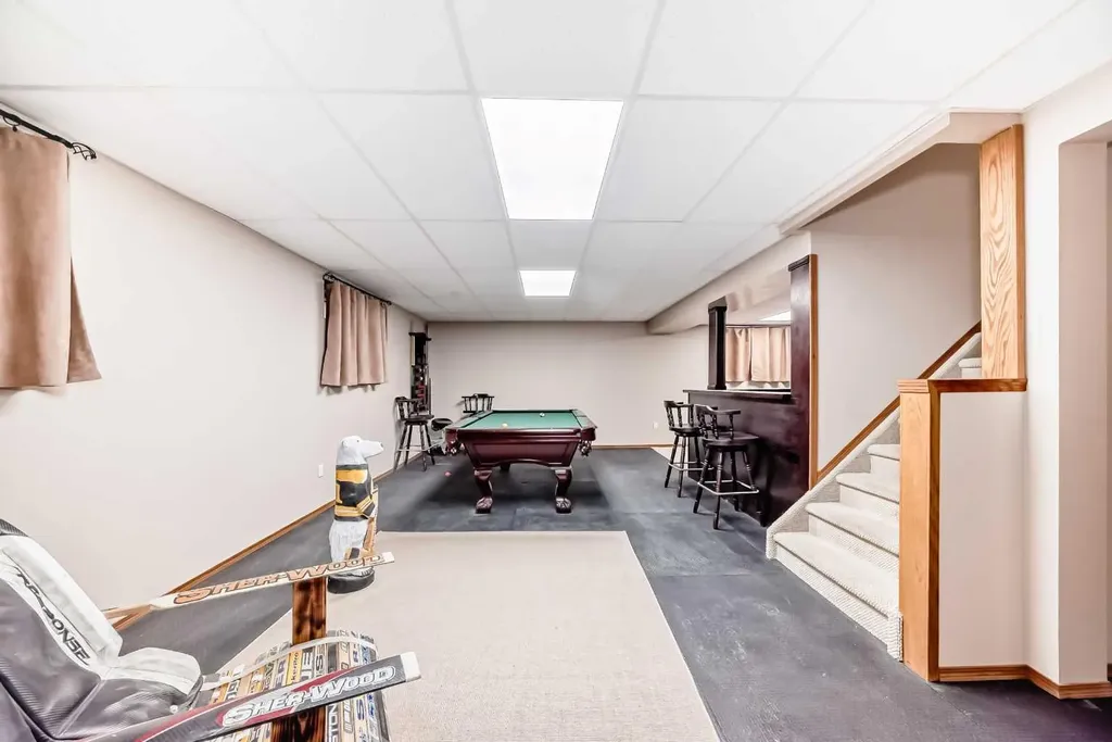 263 Coral Keys Drive NE Calgary AB T3J 3K4