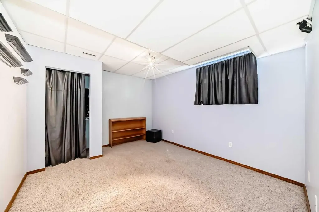 263 Coral Keys Drive NE Calgary AB T3J 3K4