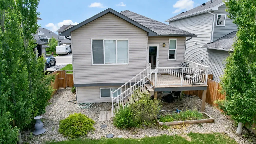 241 Agnes Short Place N Lethbridge AB T1H7G4