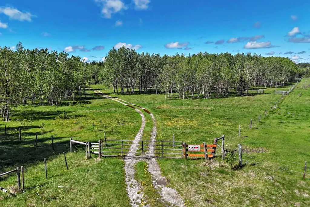 5401 Township Road 312 Rural Mountain View County AB T0M 1X0