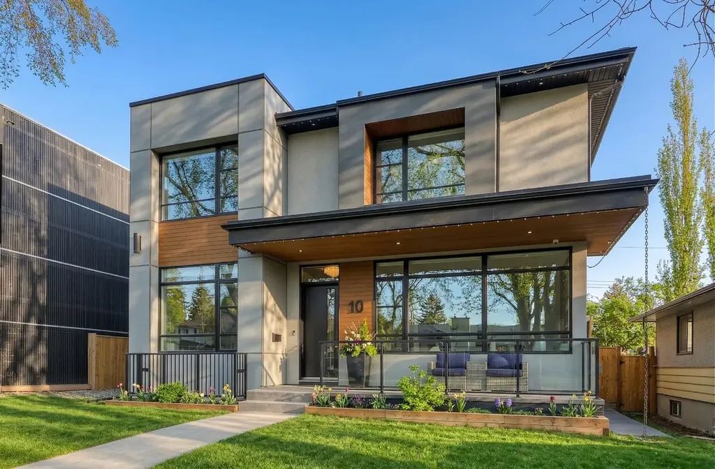 10 Lissington Drive SW Calgary AB T3E 5E1