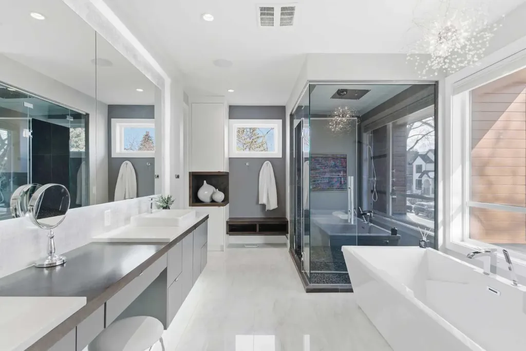 10 Lissington Drive SW Calgary AB T3E 5E1