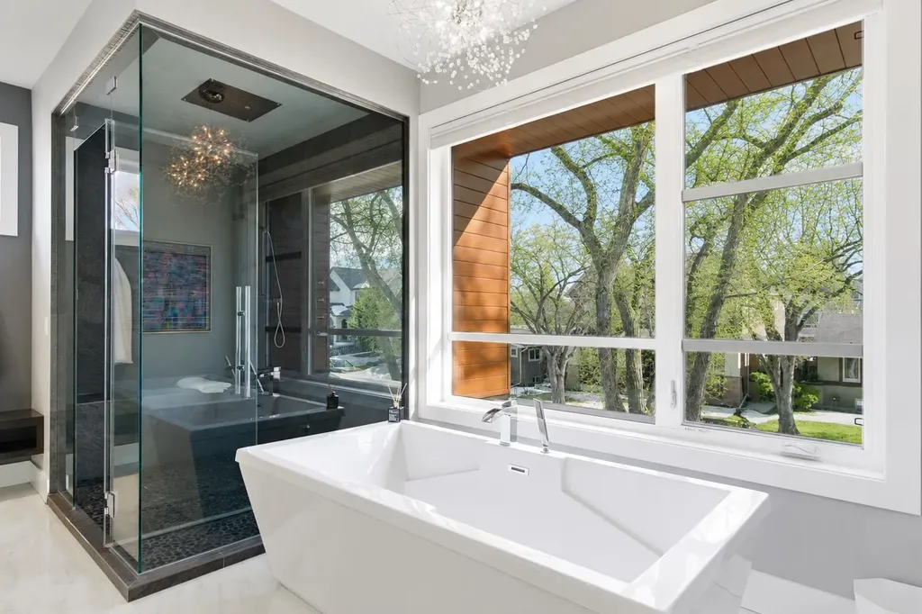 10 Lissington Drive SW Calgary AB T3E 5E1