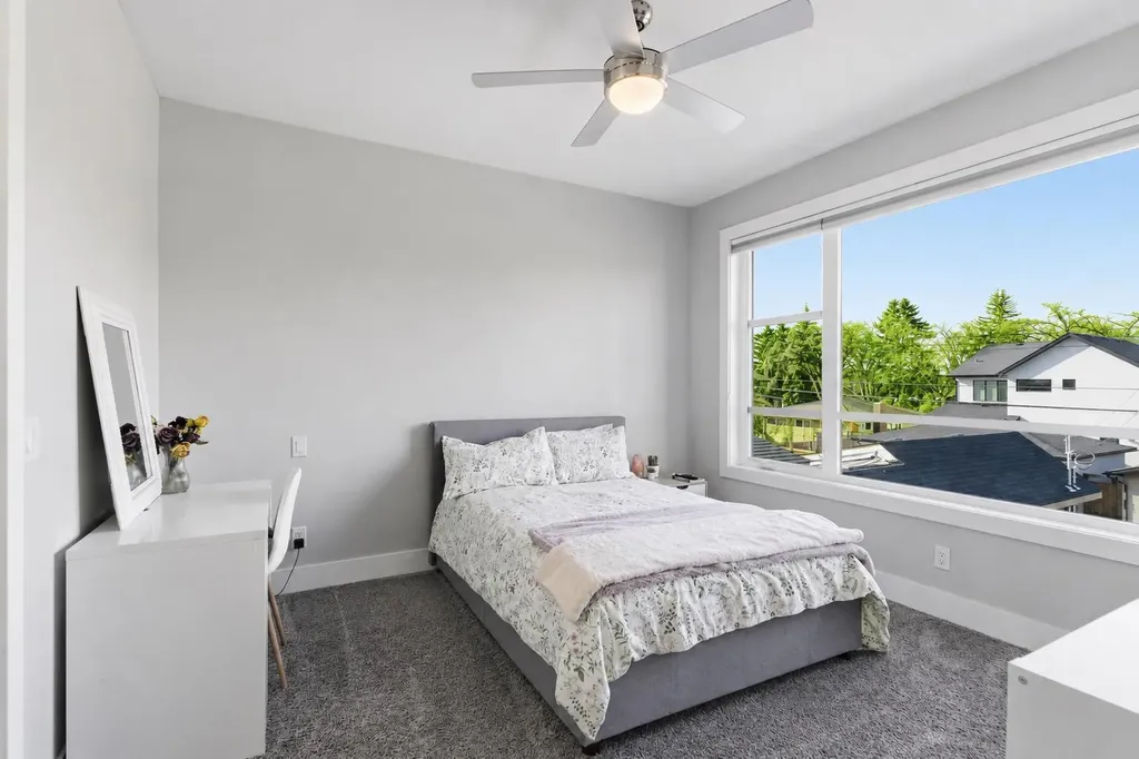 10 Lissington Drive SW Calgary AB T3E 5E1