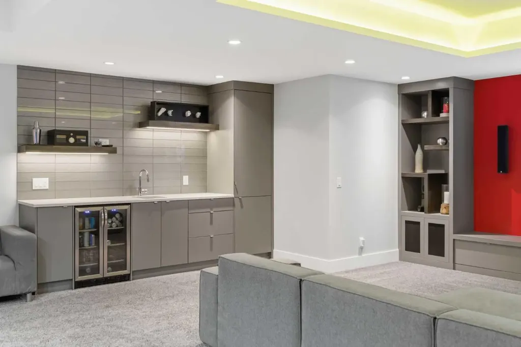 10 Lissington Drive SW Calgary AB T3E 5E1