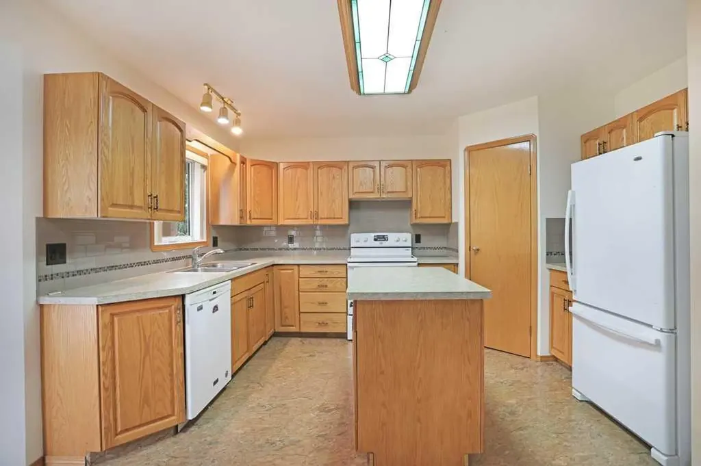 52 White Pelican Way Lake Newell Resort AB T1R 0X5
