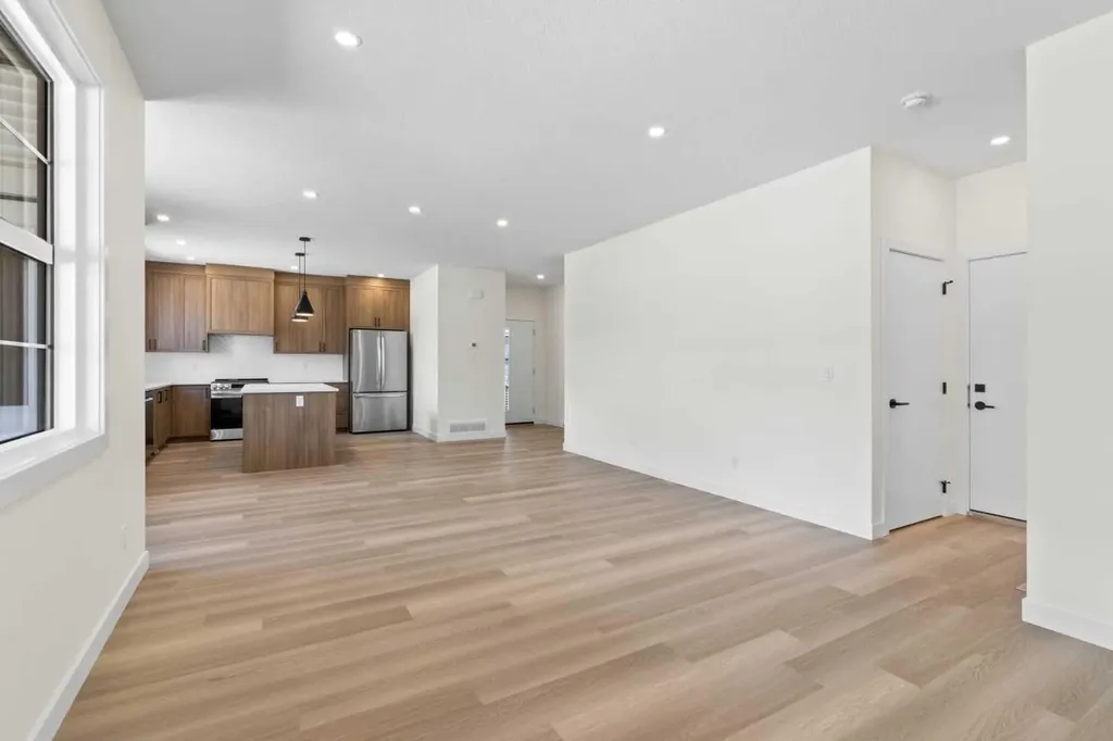 201 Cooperswood Green SW Airdrie AB T3B3Y6