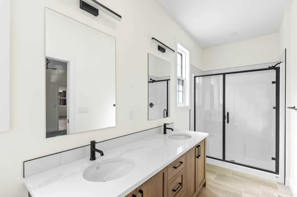 201 Cooperswood Green SW Airdrie AB T3B3Y6