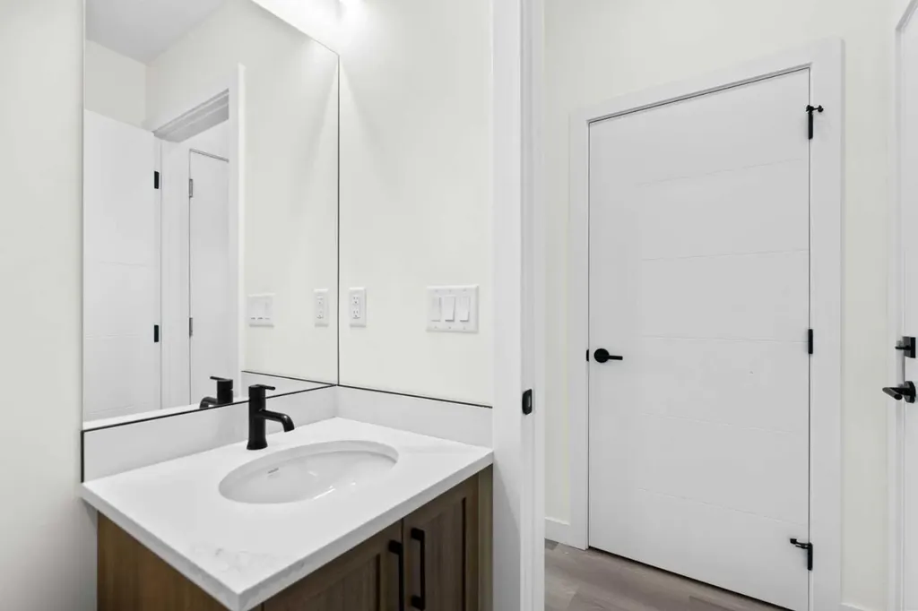 201 Cooperswood Green SW Airdrie AB T3B3Y6