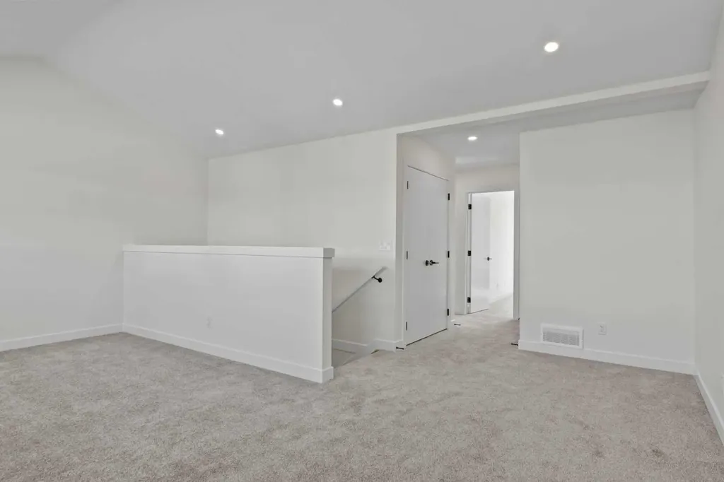 201 Cooperswood Green SW Airdrie AB T3B3Y6