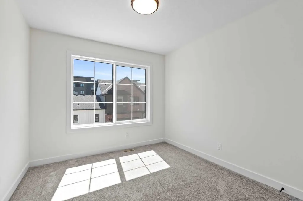 201 Cooperswood Green SW Airdrie AB T3B3Y6