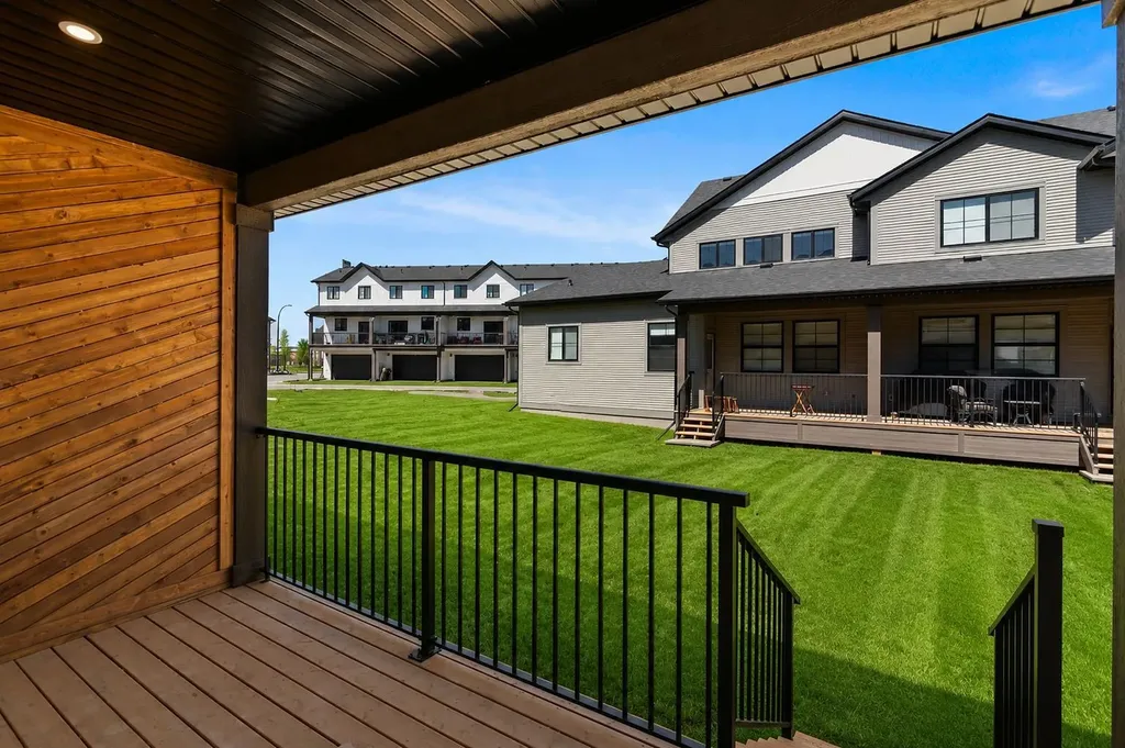 201 Cooperswood Green SW Airdrie AB T3B3Y6