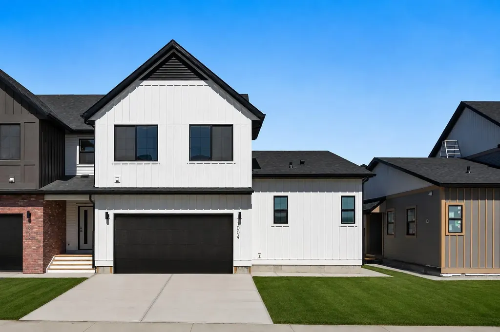 201 Cooperswood Green SW Airdrie AB T3B3Y6