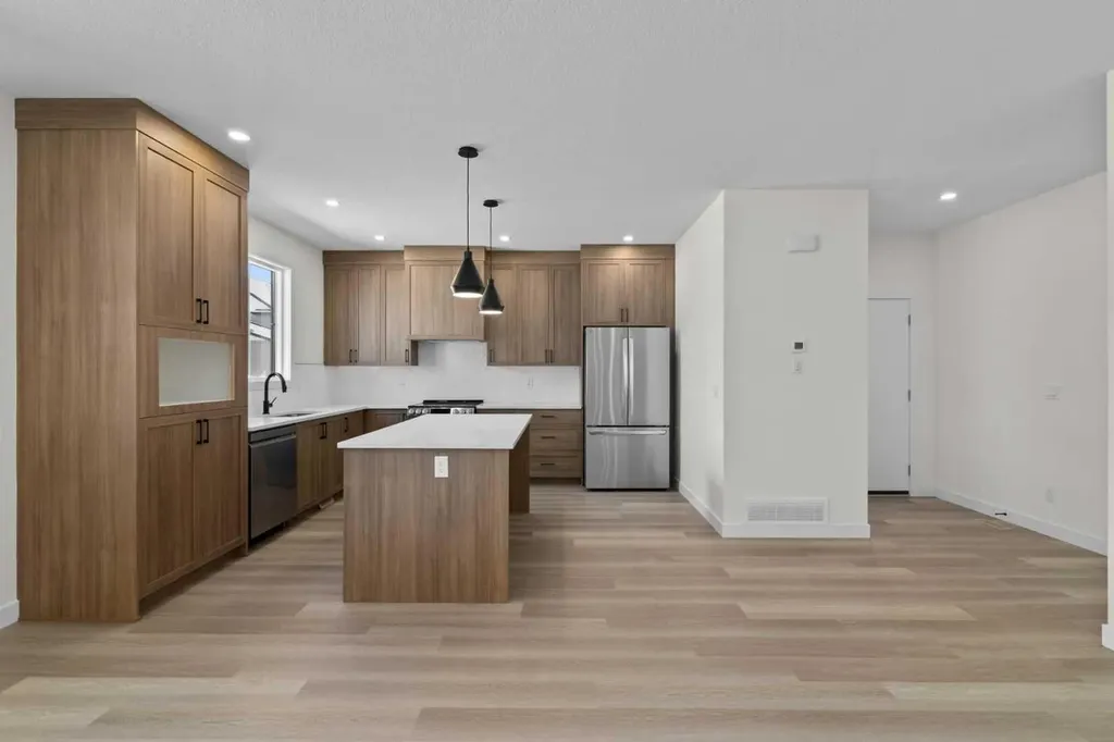 201 Cooperswood Green SW Airdrie AB T3B3Y6