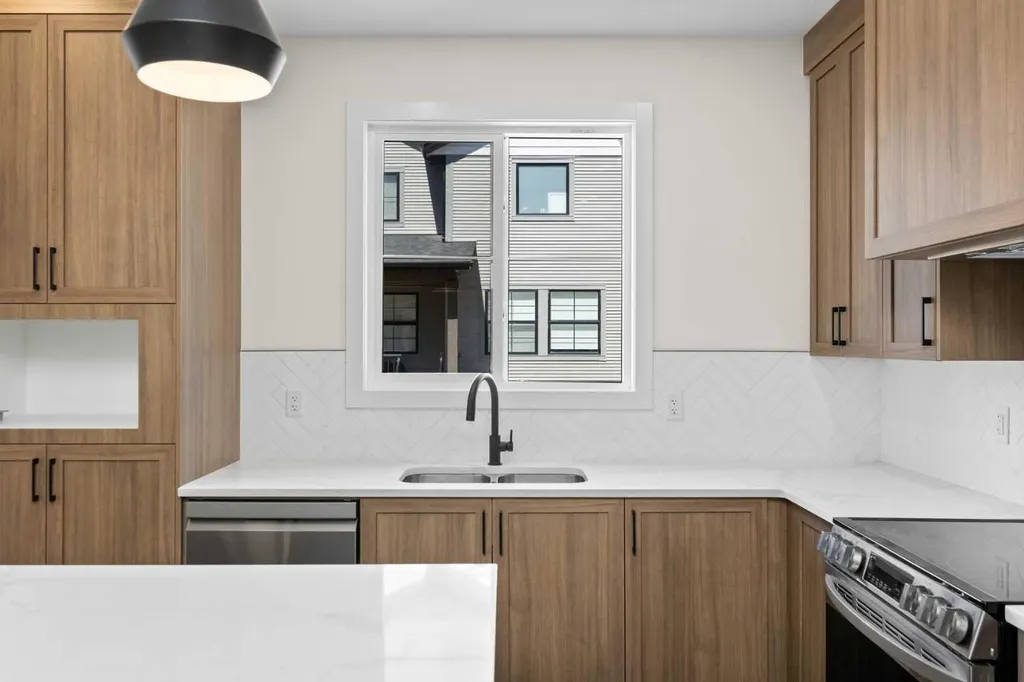 201 Cooperswood Green SW Airdrie AB T3B3Y6