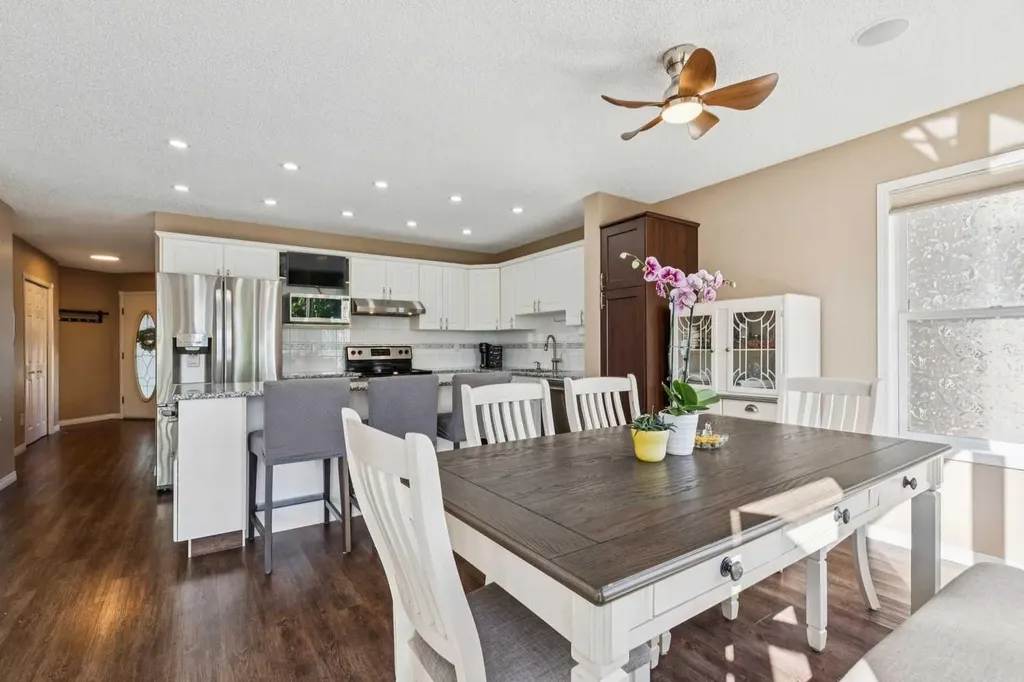 105 Tuscarora Heights NW Calgary AB T3L 2H2