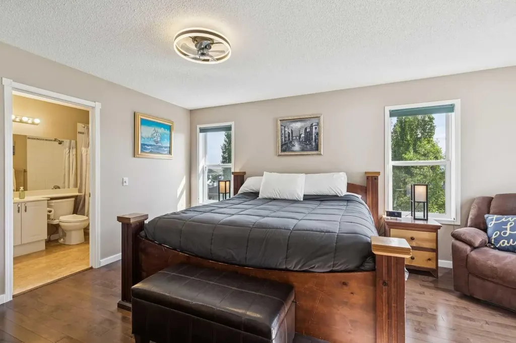 105 Tuscarora Heights NW Calgary AB T3L 2H2