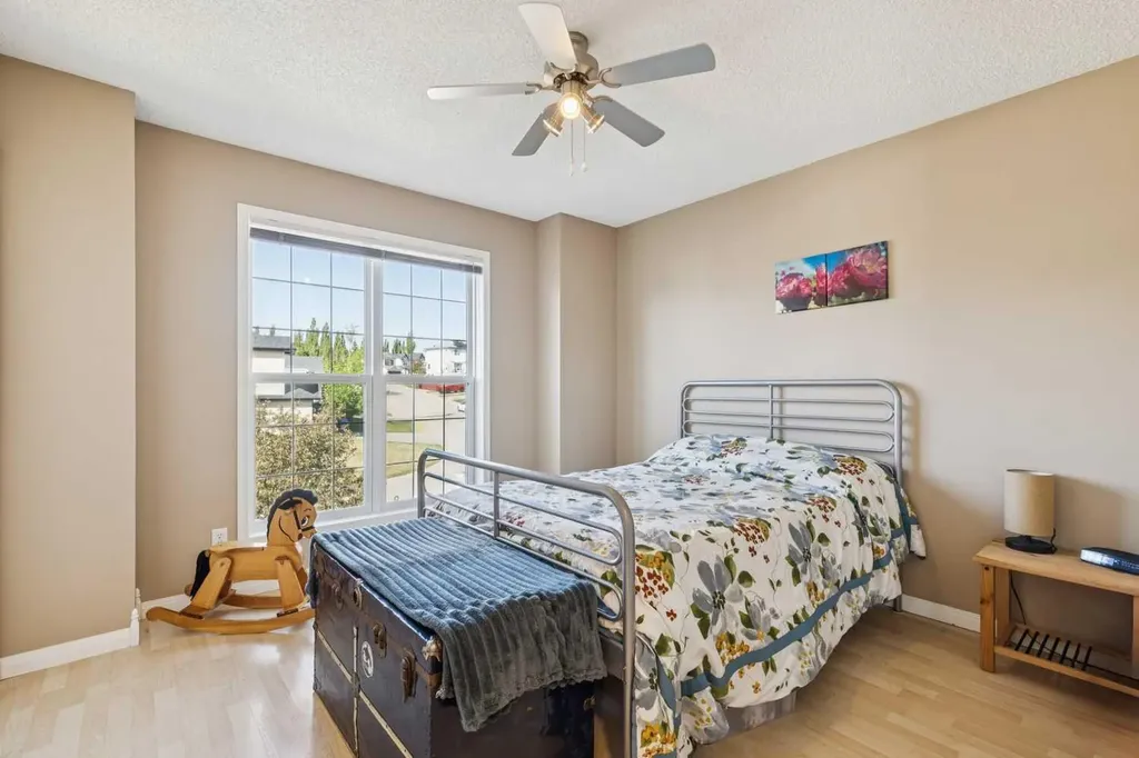 105 Tuscarora Heights NW Calgary AB T3L 2H2
