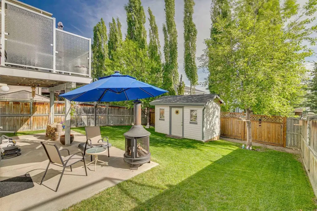 105 Tuscarora Heights NW Calgary AB T3L 2H2