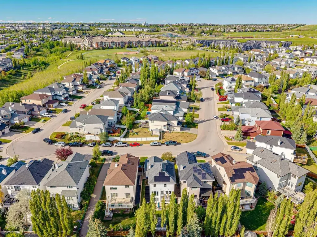 105 Tuscarora Heights NW Calgary AB T3L 2H2