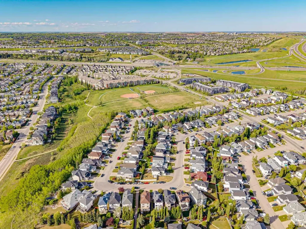 105 Tuscarora Heights NW Calgary AB T3L 2H2