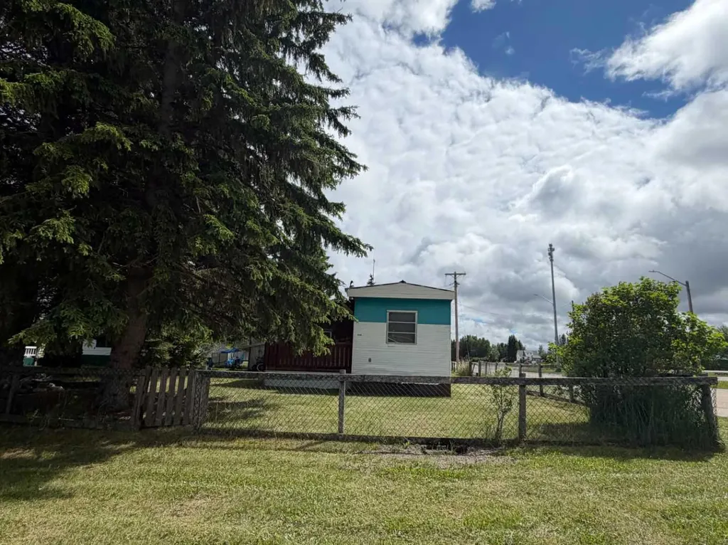 5139 51 Avenue Caroline AB T0M 0M0