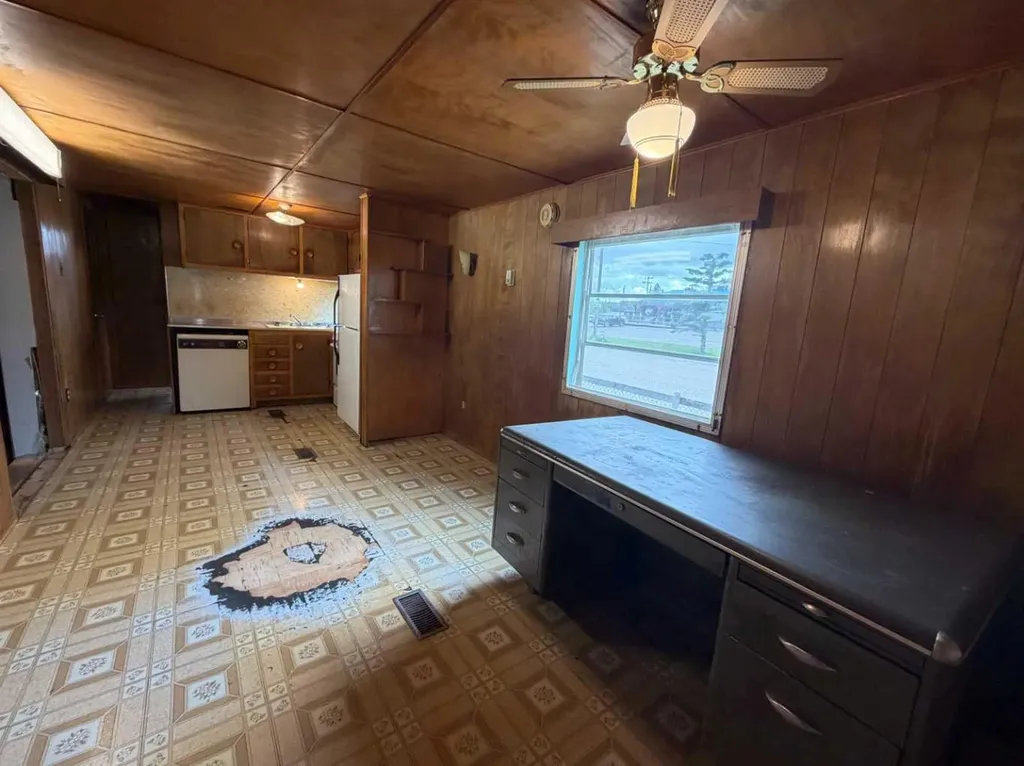 5139 51 Avenue Caroline AB T0M 0M0