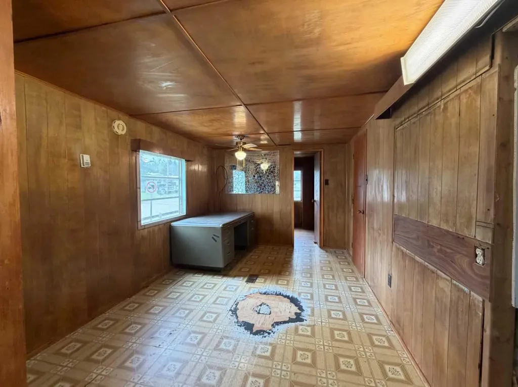 5139 51 Avenue Caroline AB T0M 0M0