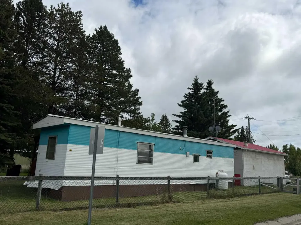 5139 51 Avenue Caroline AB T0M 0M0