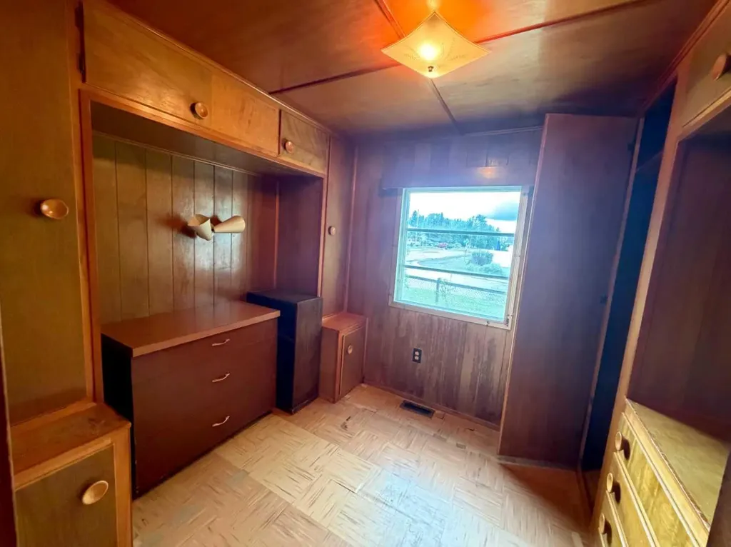 5139 51 Avenue Caroline AB T0M 0M0