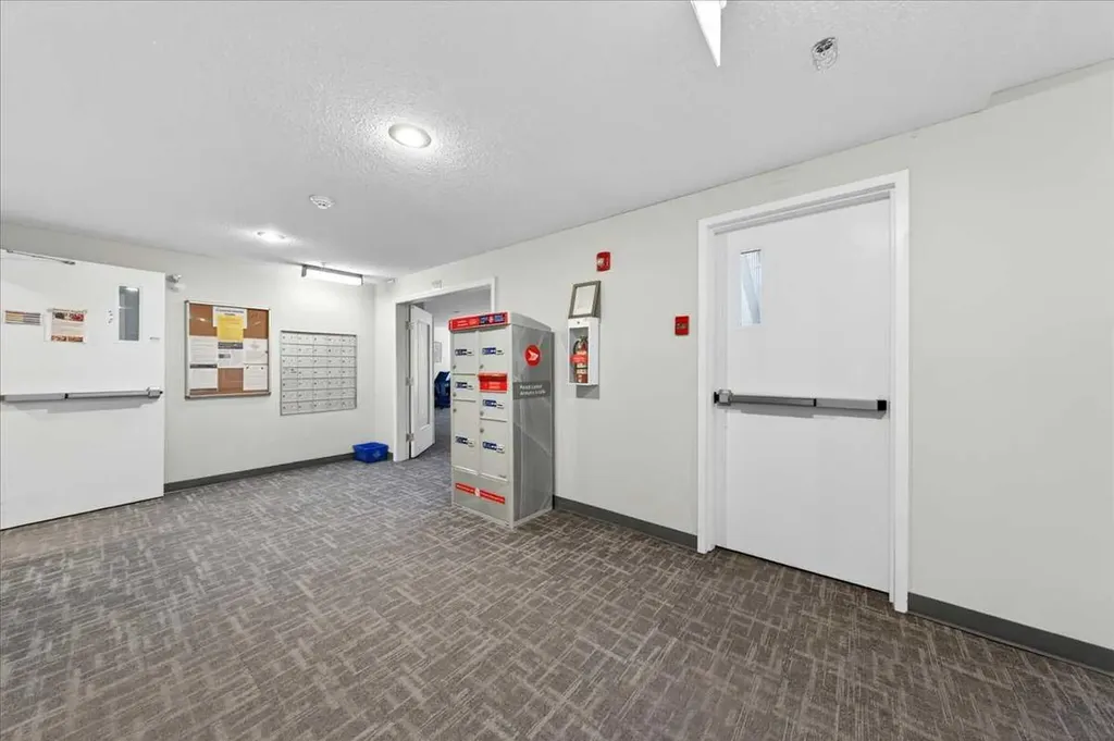 4507 45 Street SW Calgary AB T3E6K7
