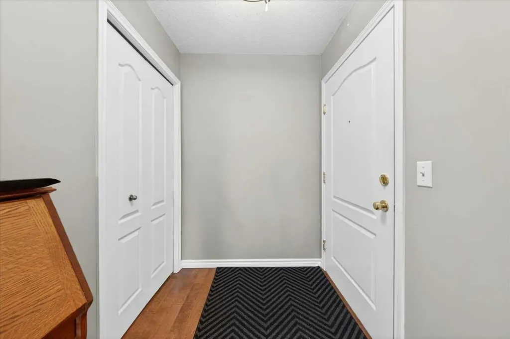4507 45 Street SW Calgary AB T3E6K7