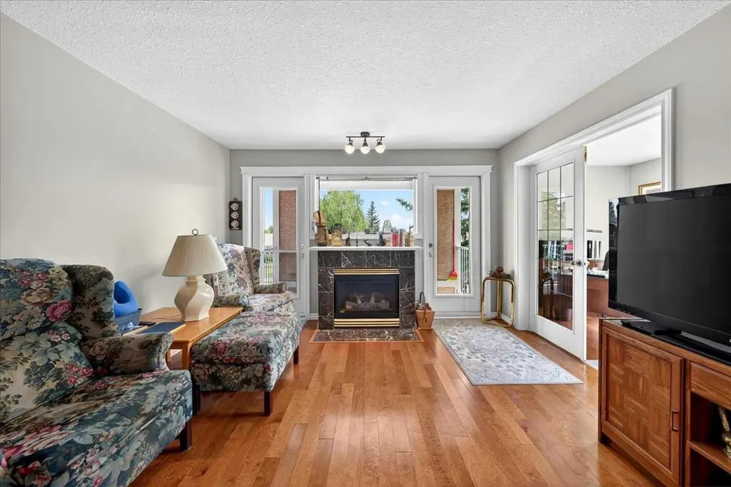 4507 45 Street SW Calgary AB T3E6K7