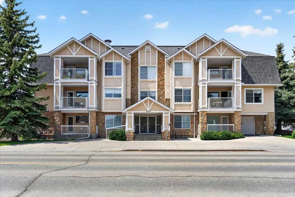 4507 45 Street SW Calgary AB T3E6K7