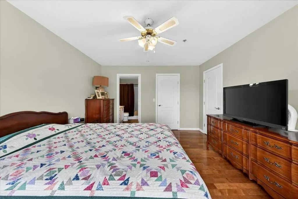 4507 45 Street SW Calgary AB T3E6K7