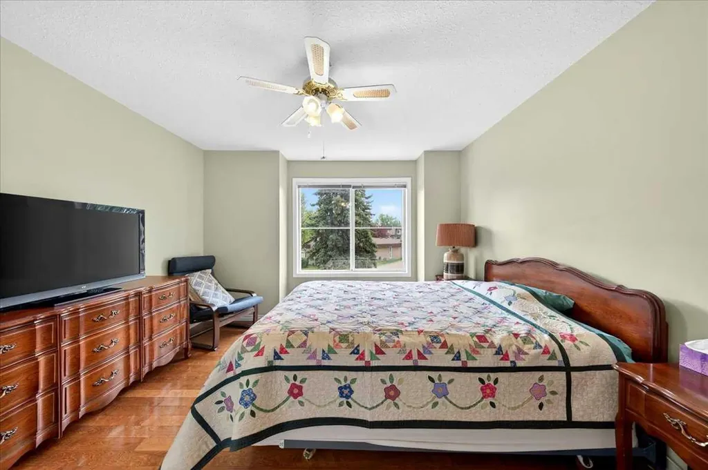 4507 45 Street SW Calgary AB T3E6K7