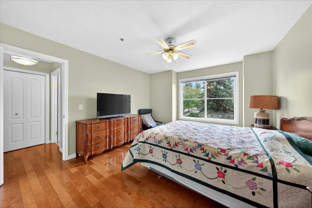 4507 45 Street SW Calgary AB T3E6K7