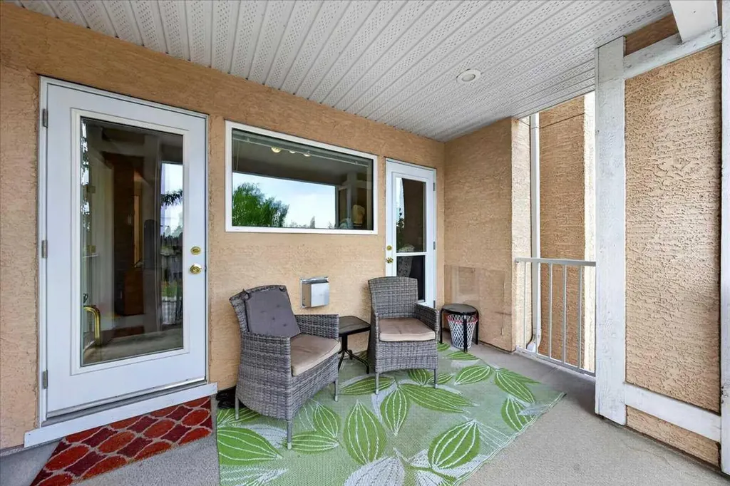 4507 45 Street SW Calgary AB T3E6K7